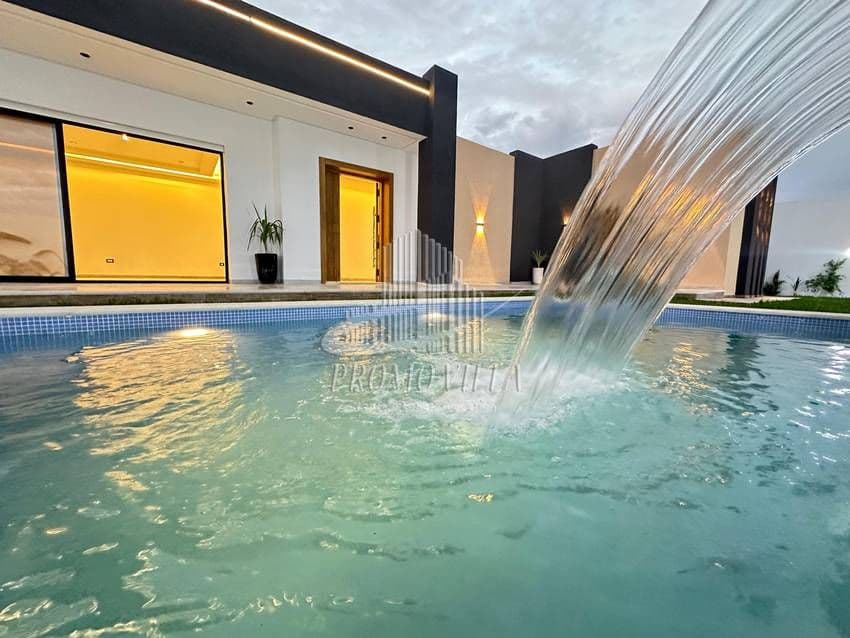 charmante villa plain-pied avec piscine à monchar 